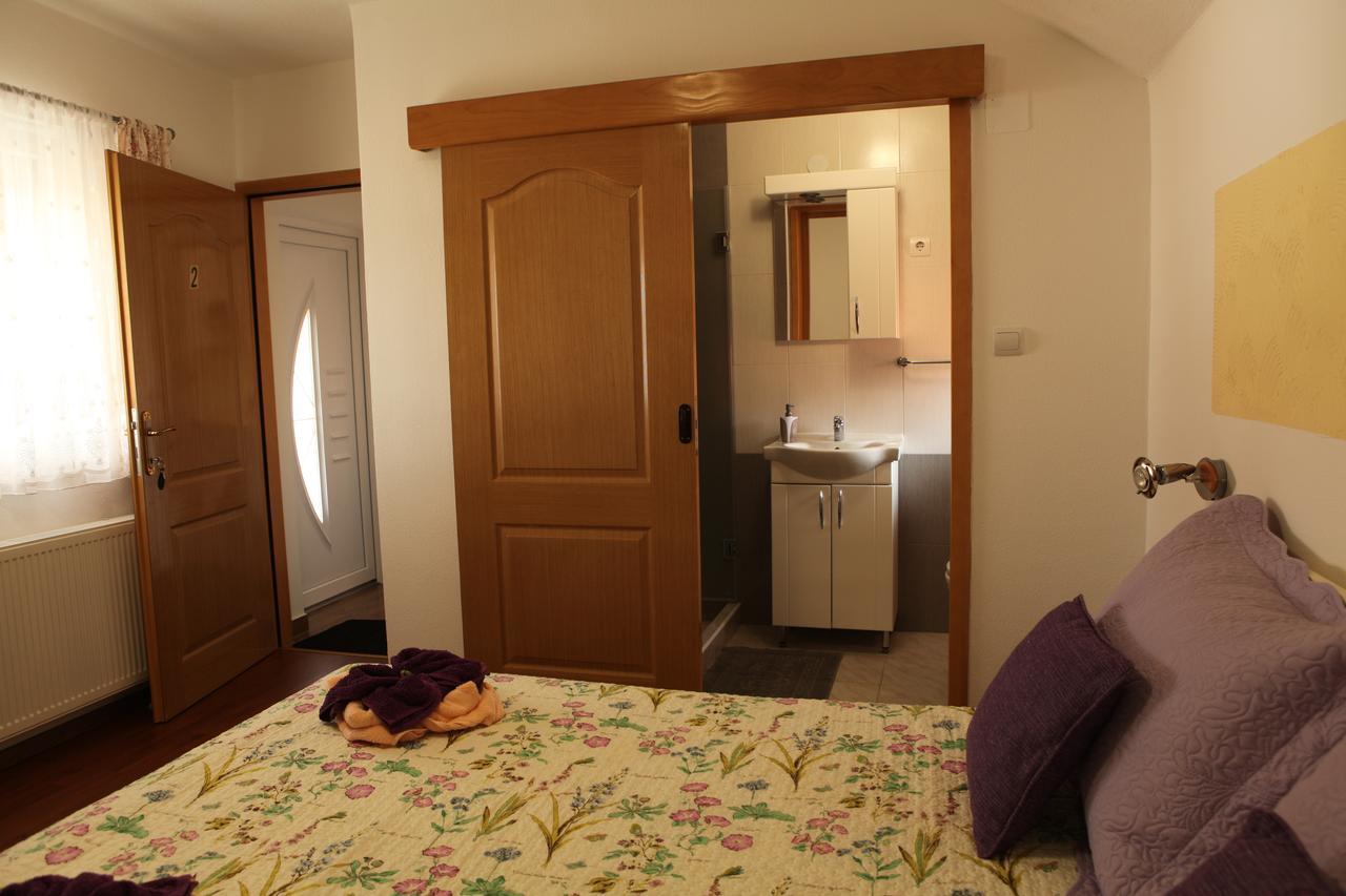 Guesthouse Samolov Vrhovine Esterno foto