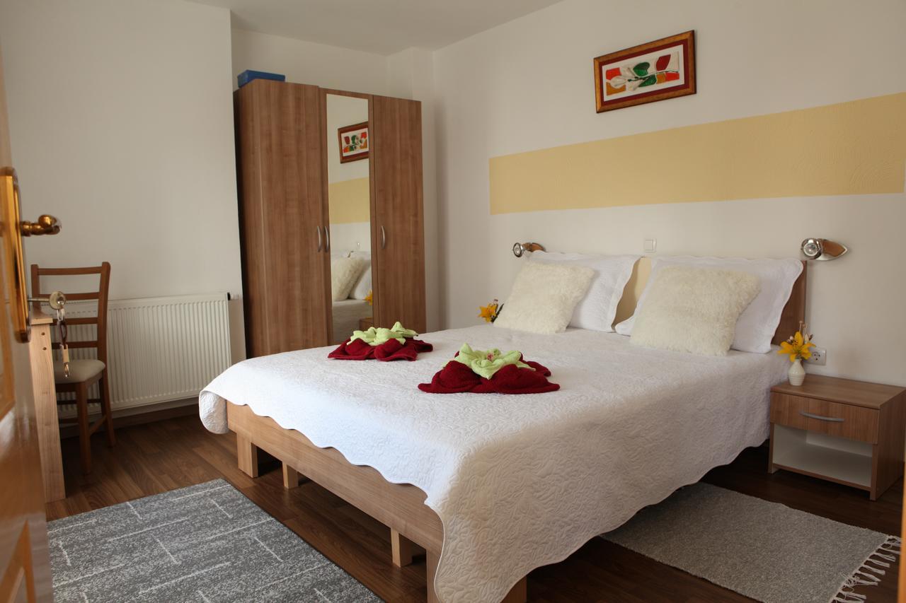 Guesthouse Samolov Vrhovine Esterno foto