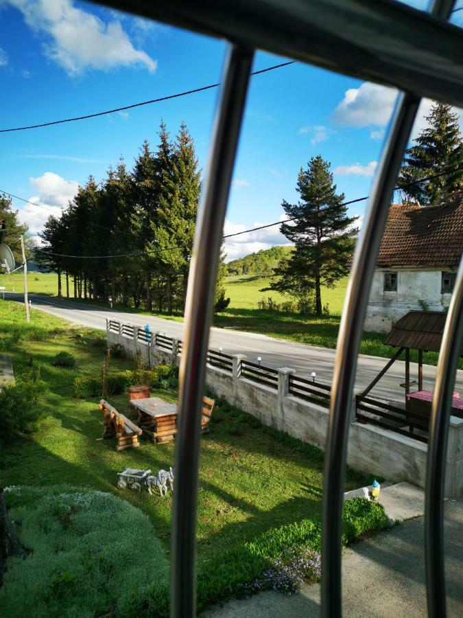 Guesthouse Samolov Vrhovine Esterno foto