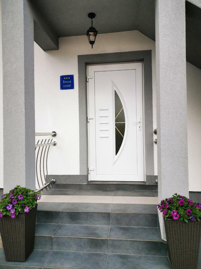 Guesthouse Samolov Vrhovine Esterno foto
