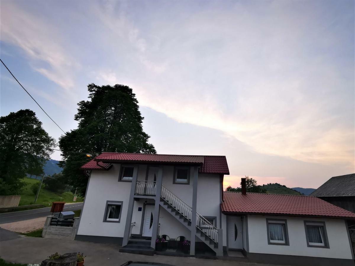 Guesthouse Samolov Vrhovine Esterno foto