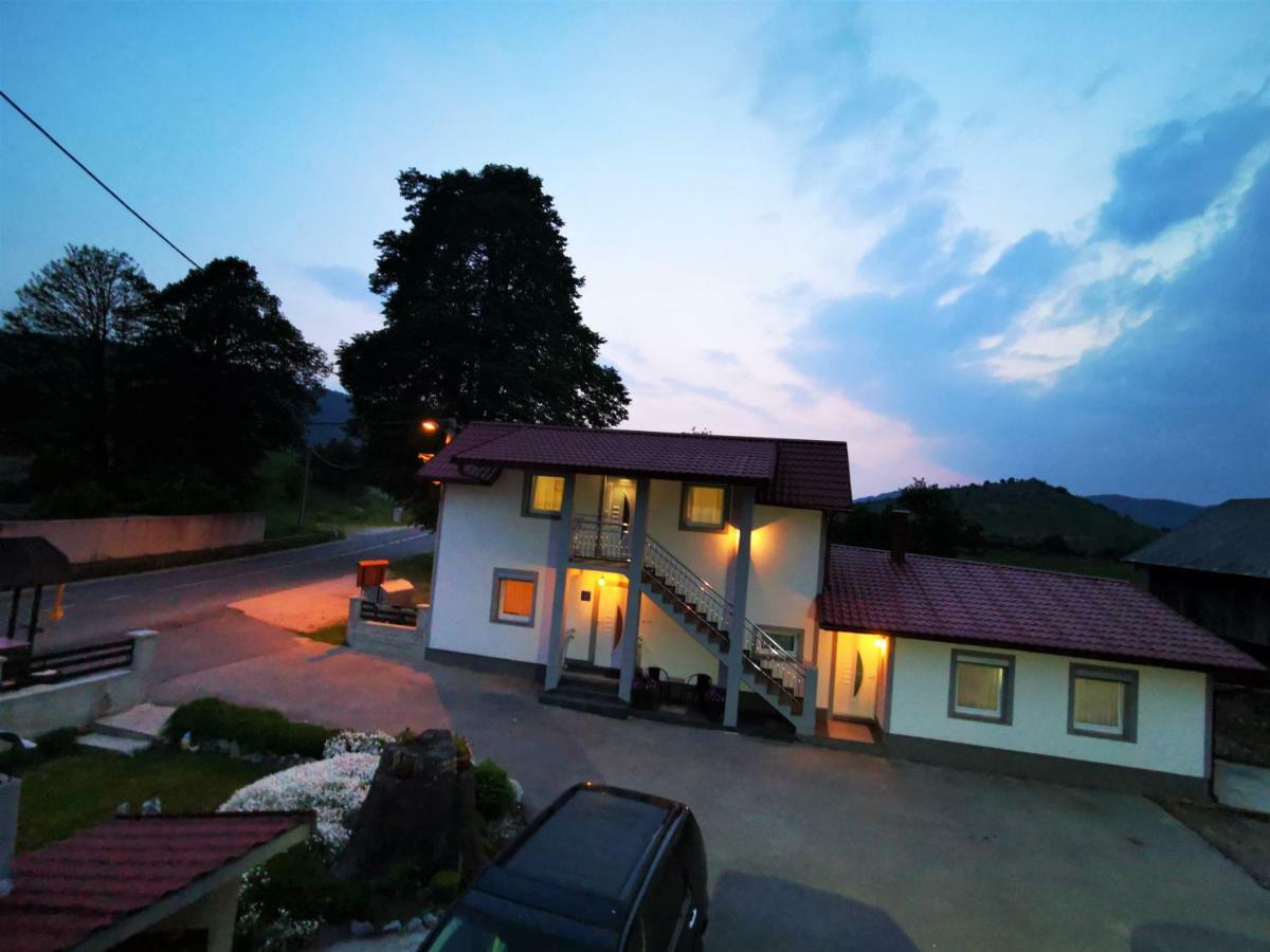 Guesthouse Samolov Vrhovine Esterno foto